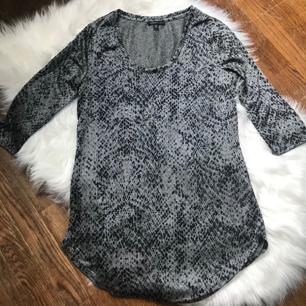 DYNAMITE SNAKESKIN PRINT TUNIC TOP